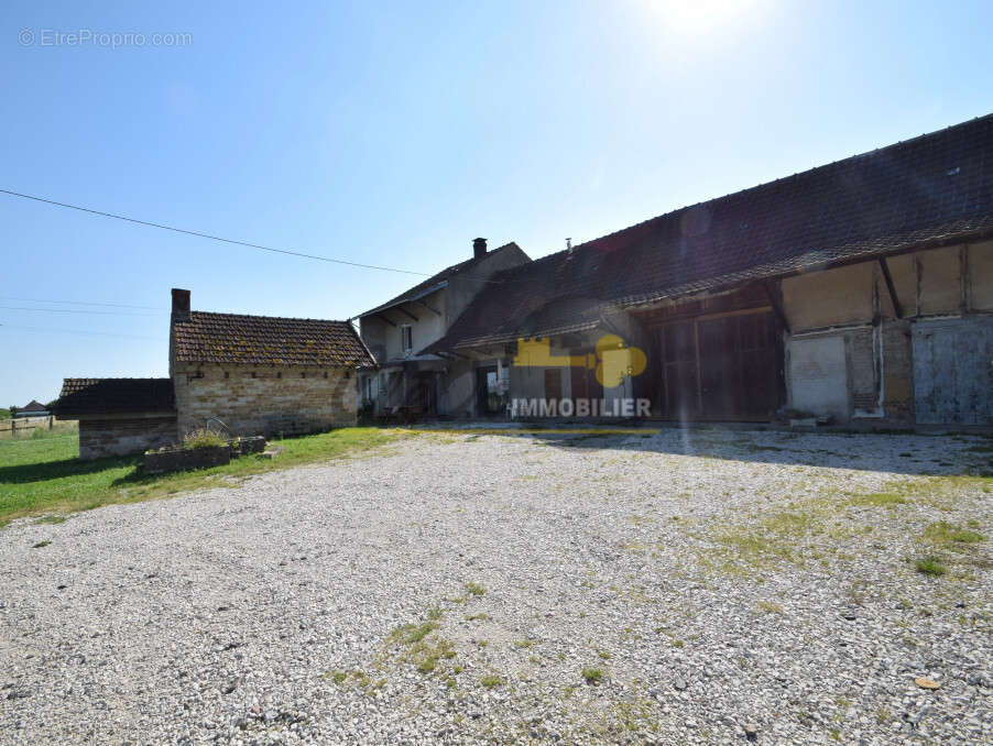 Maison à MOUTHIER-EN-BRESSE