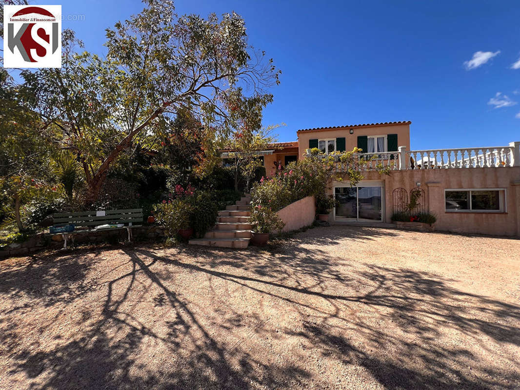 Maison à SAINT-MAXIMIN-LA-SAINTE-BAUME