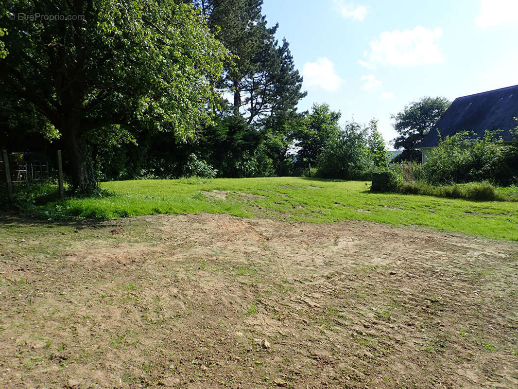 Terrain à FONTAINE-LA-MALLET