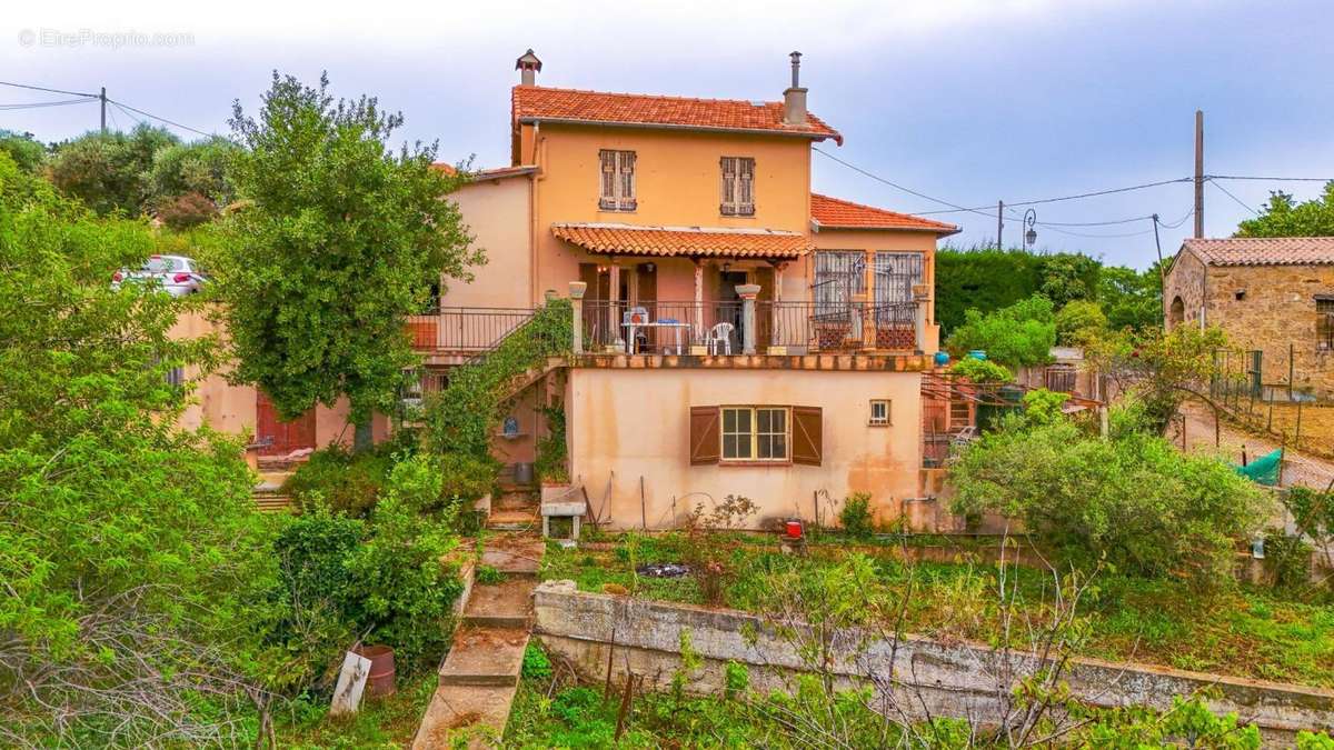 Maison à BERRE-LES-ALPES