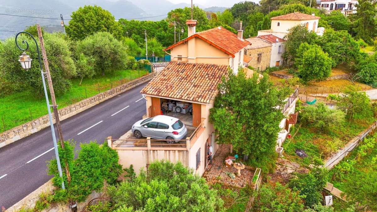 Maison à BERRE-LES-ALPES