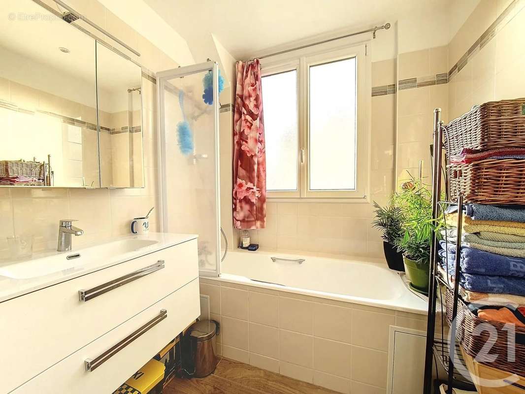 Appartement à COLOMBES