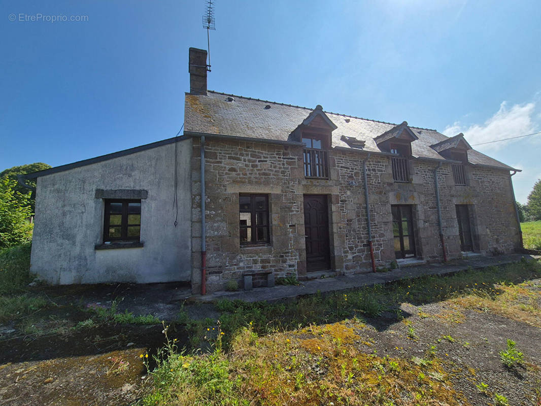 Maison à COMBOURG