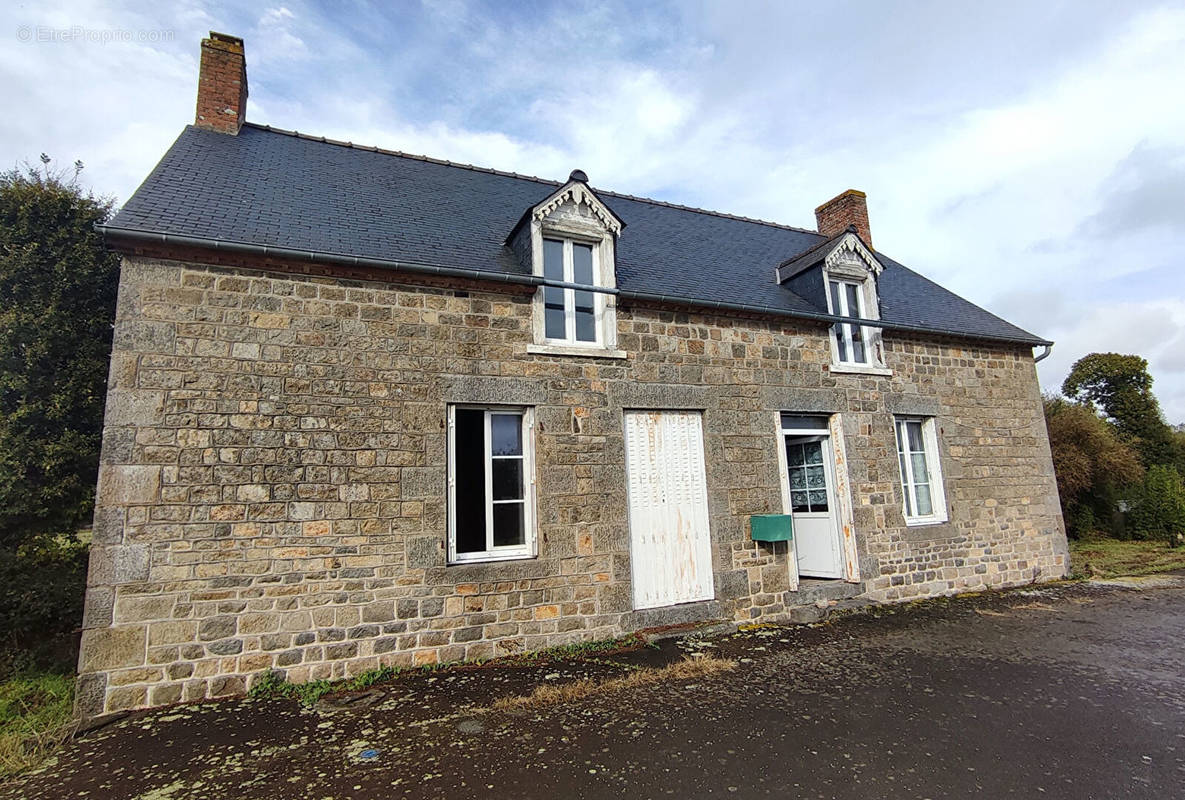 Maison à COMBOURG