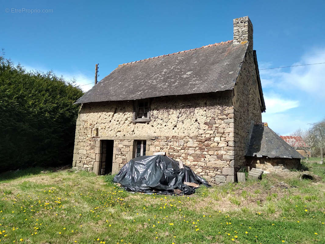 Terrain à COMBOURG