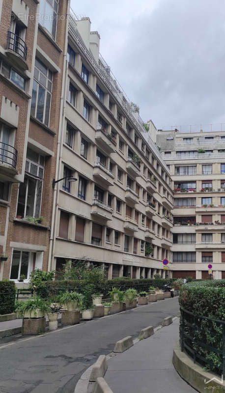 Appartement à PARIS-17E