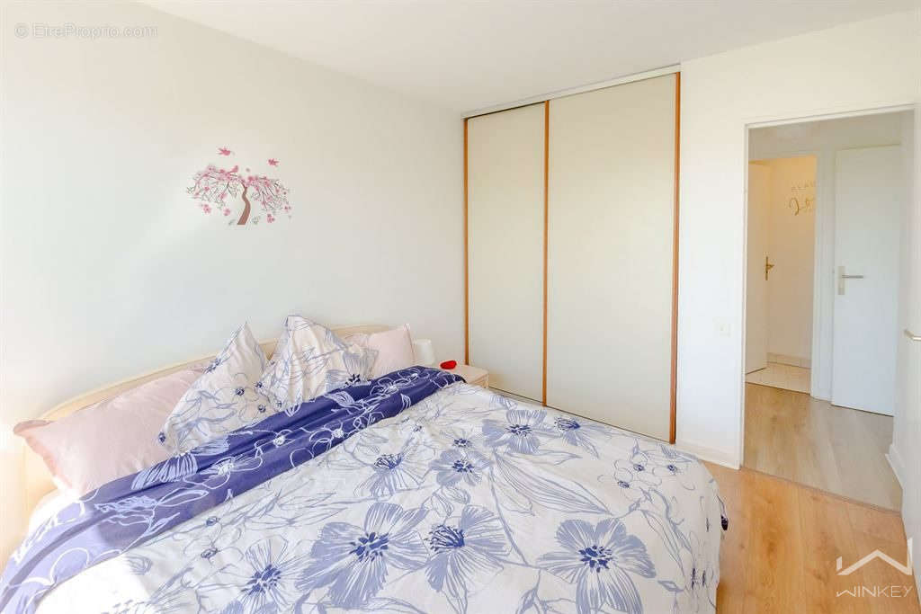 Appartement à COURBEVOIE