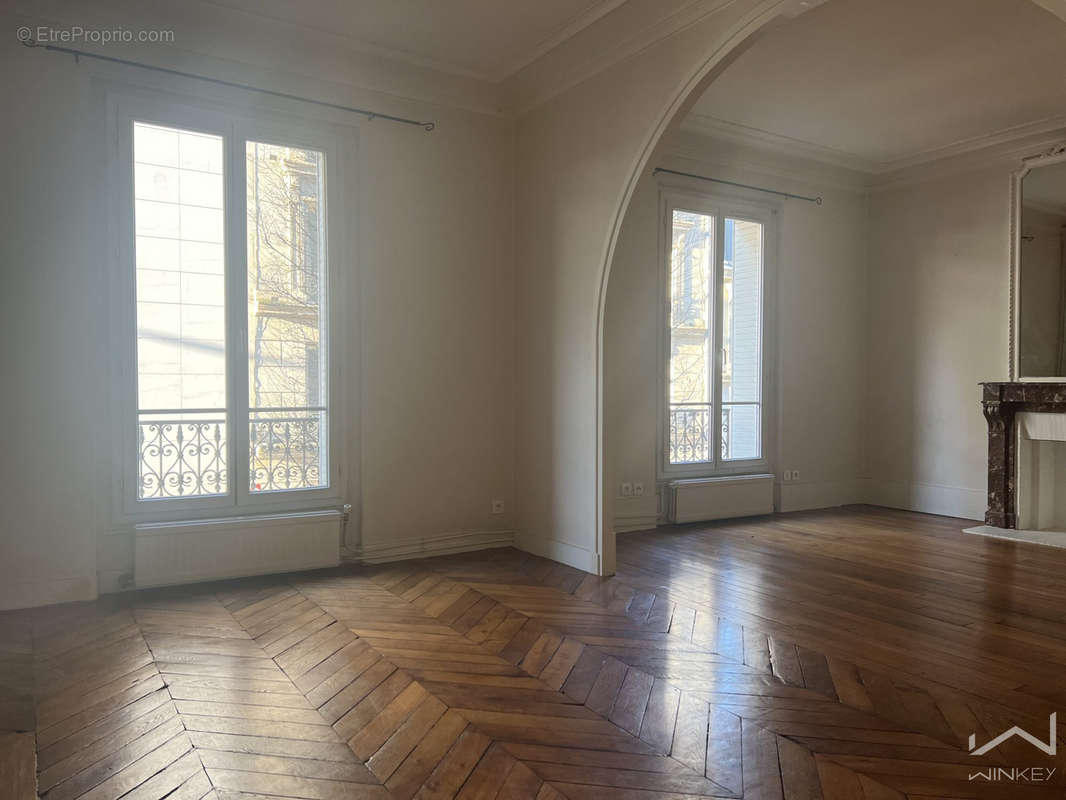 Appartement à LEVALLOIS-PERRET