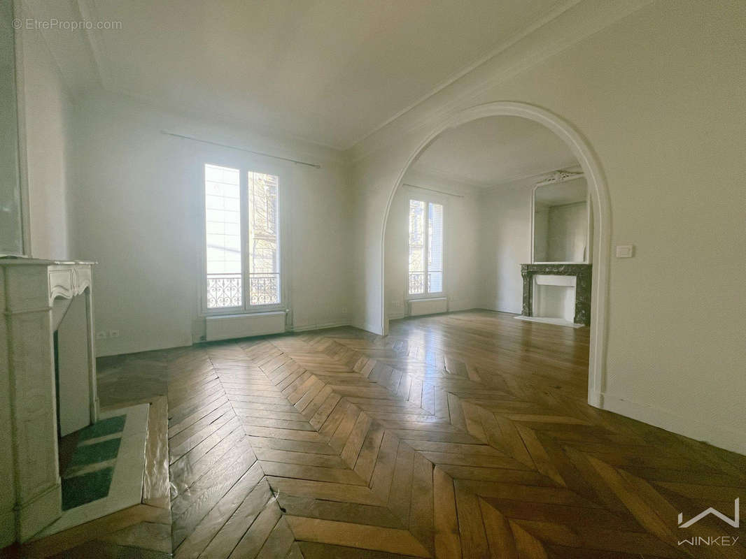 Appartement à LEVALLOIS-PERRET