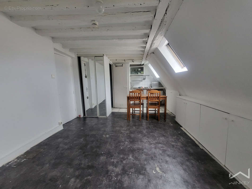 Appartement a louer paris-8e-arrondissement - 1 pièce(s) - 18 m2 - Surfyn