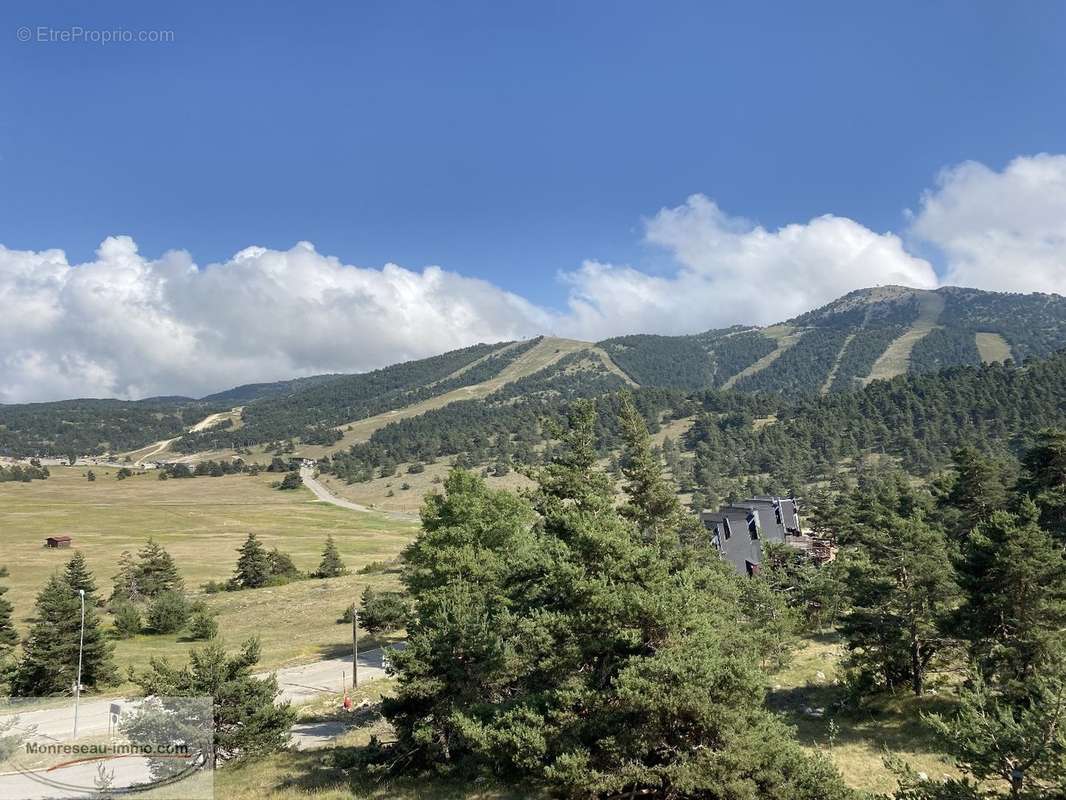 Appartement à GREOLIERES