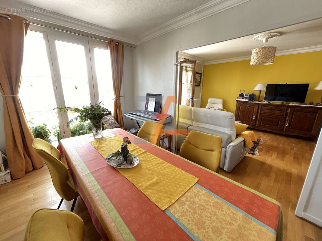 Appartement à SAINT-ETIENNE