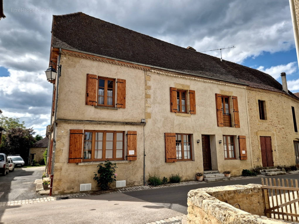 Maison à TREMOLAT