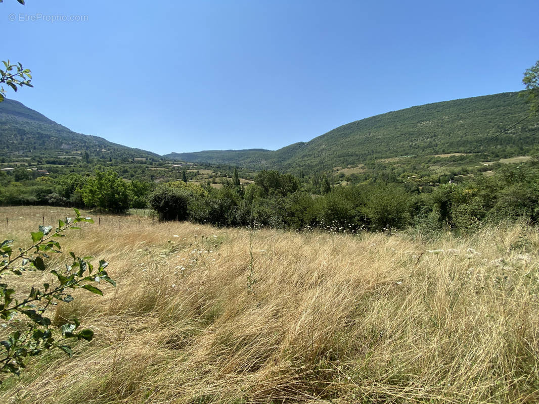 Terrain à BUIS-LES-BARONNIES