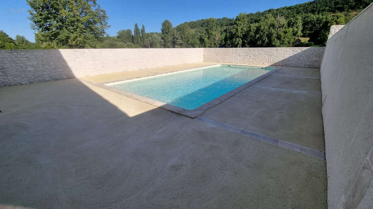 Maison à MONTAIGU-DE-QUERCY