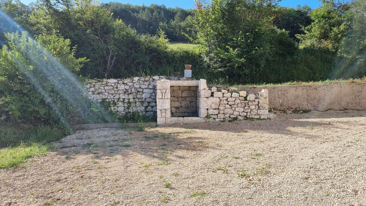 Maison à MONTAIGU-DE-QUERCY