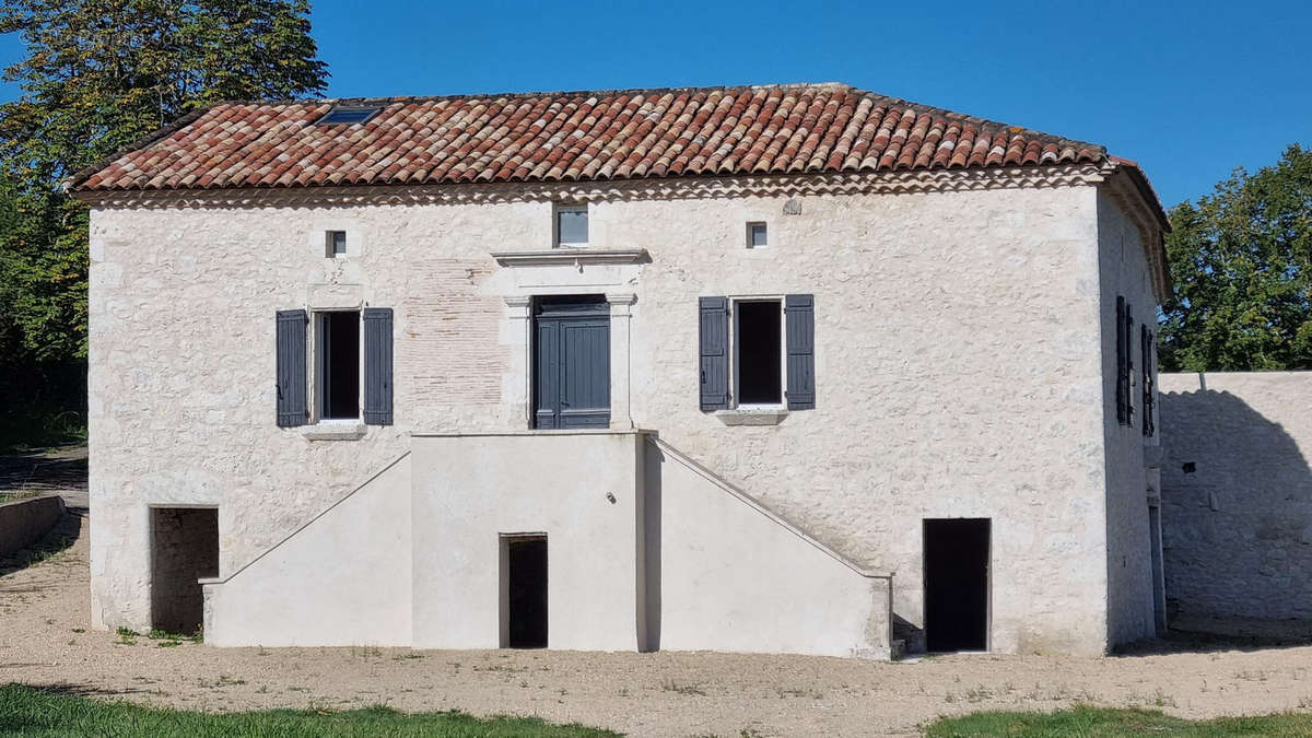 Maison à MONTAIGU-DE-QUERCY