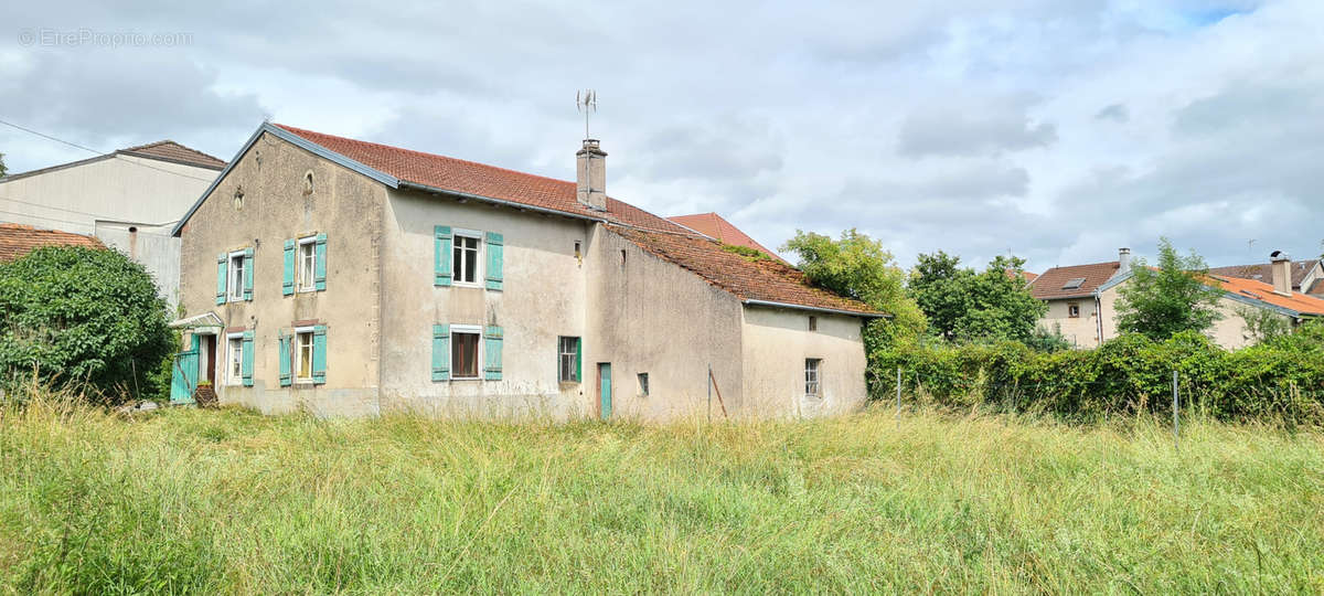 Maison à DOMPAIRE