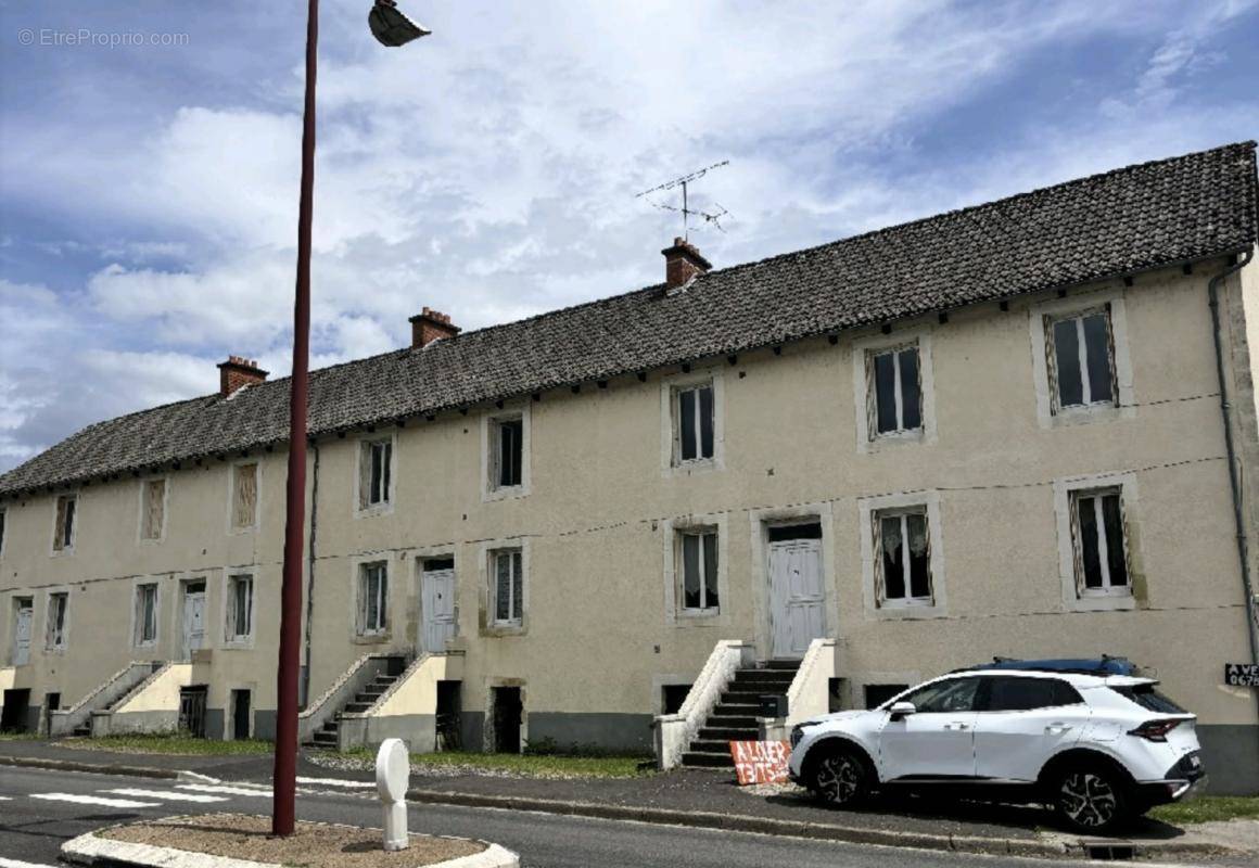 Appartement à YDES