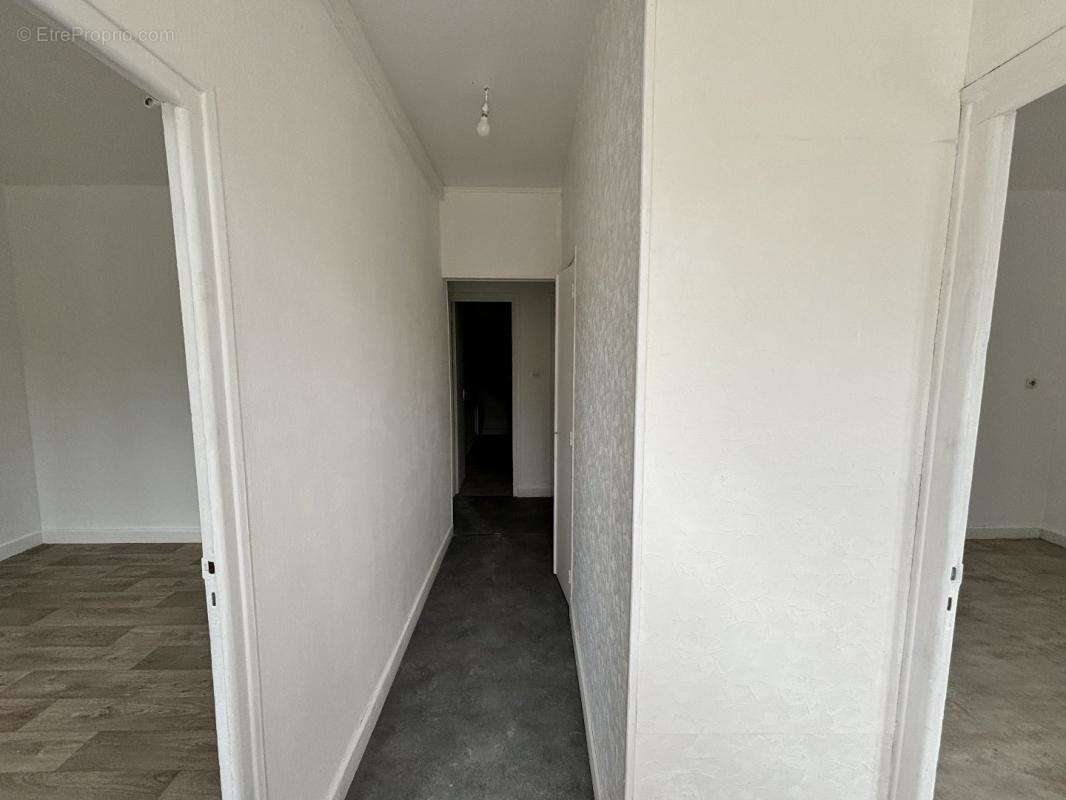 Appartement à YDES