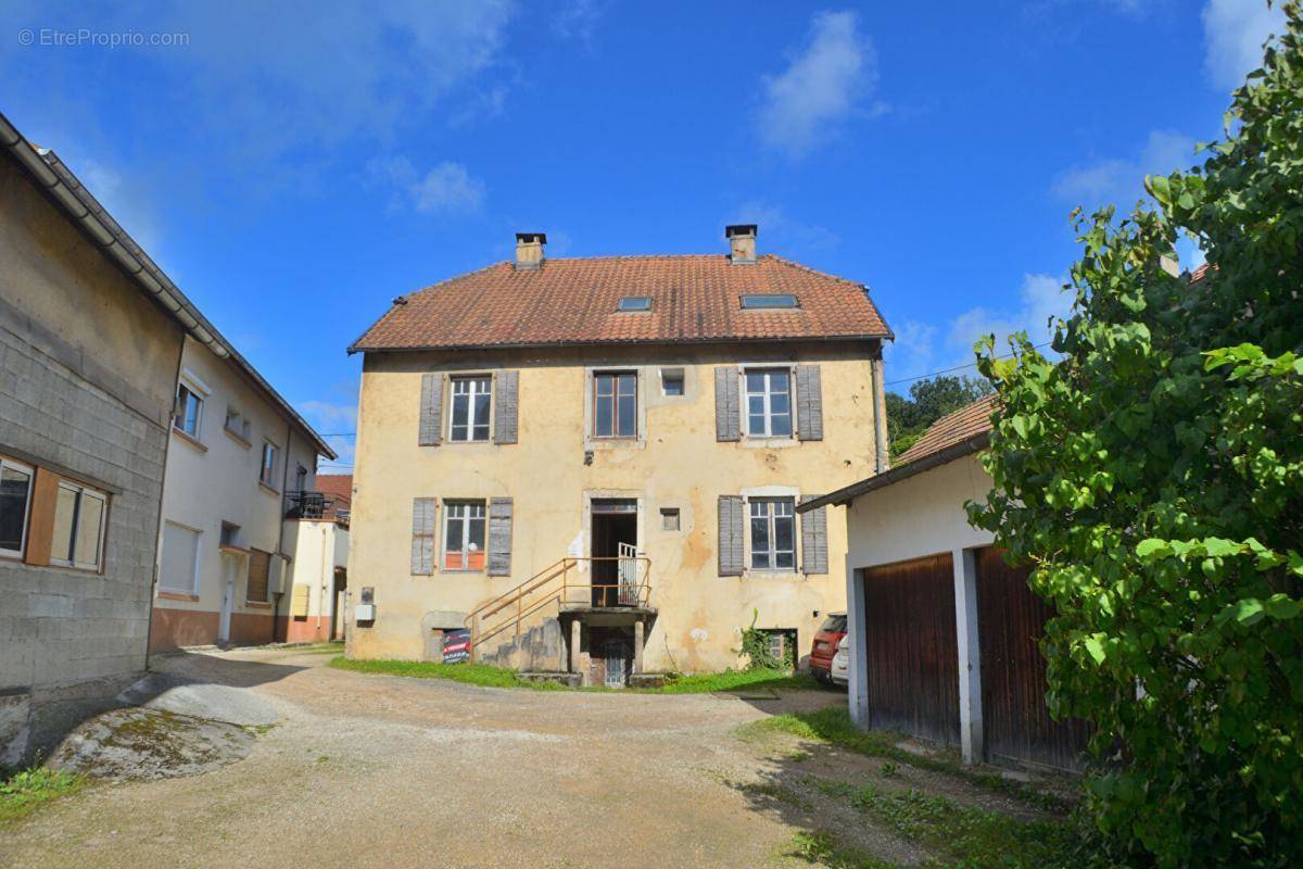 Maison à PONT-DE-ROIDE