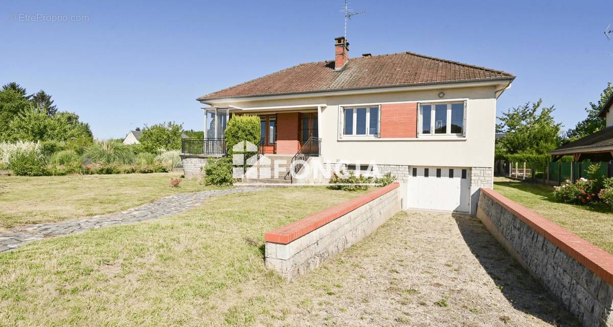 Maison à LA CHAPELLE-SAINT-MESMIN