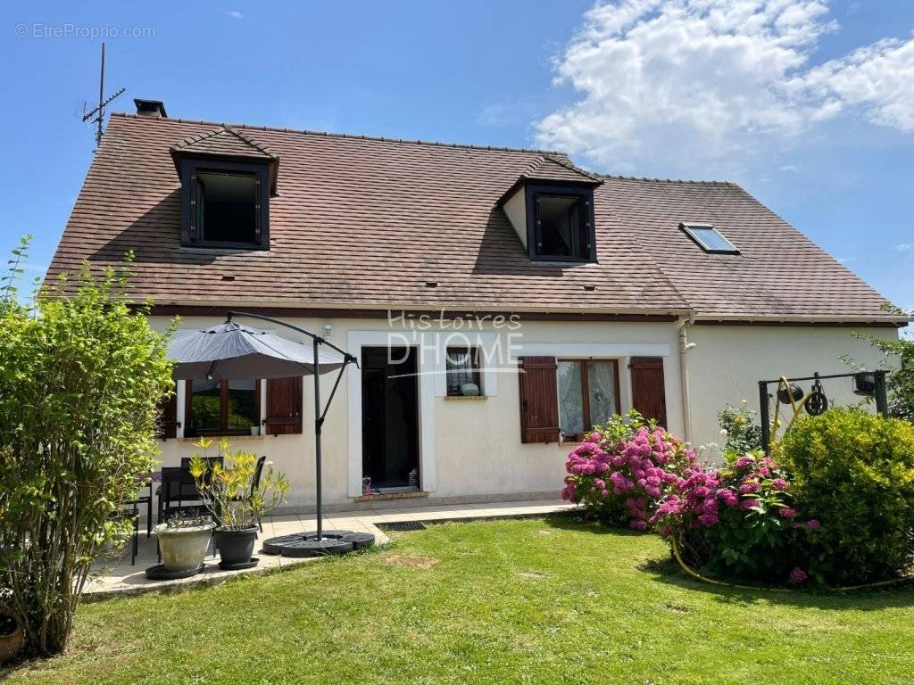 Maison à FONTENAY-TRESIGNY