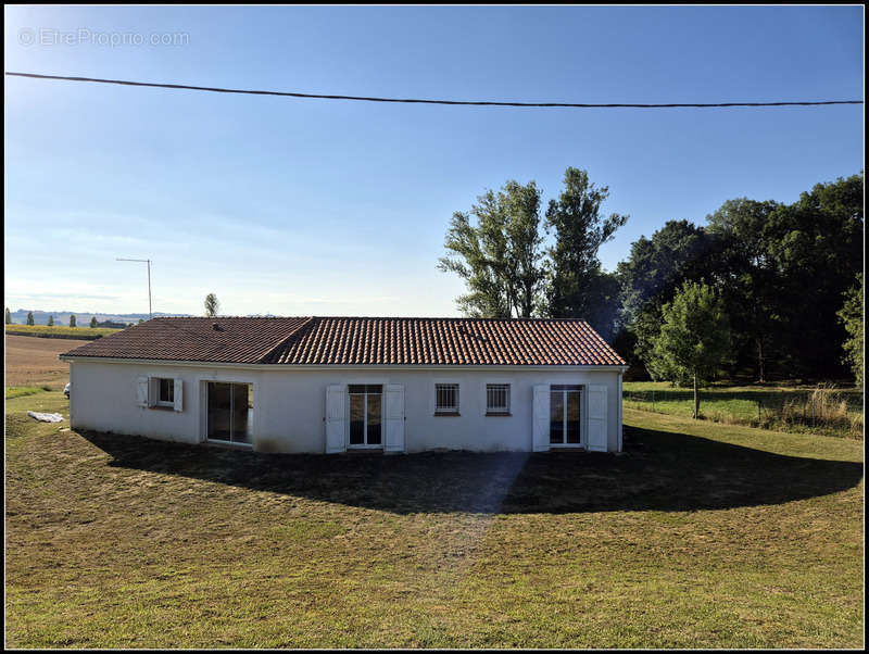 Maison à SAINTE-RADEGONDE