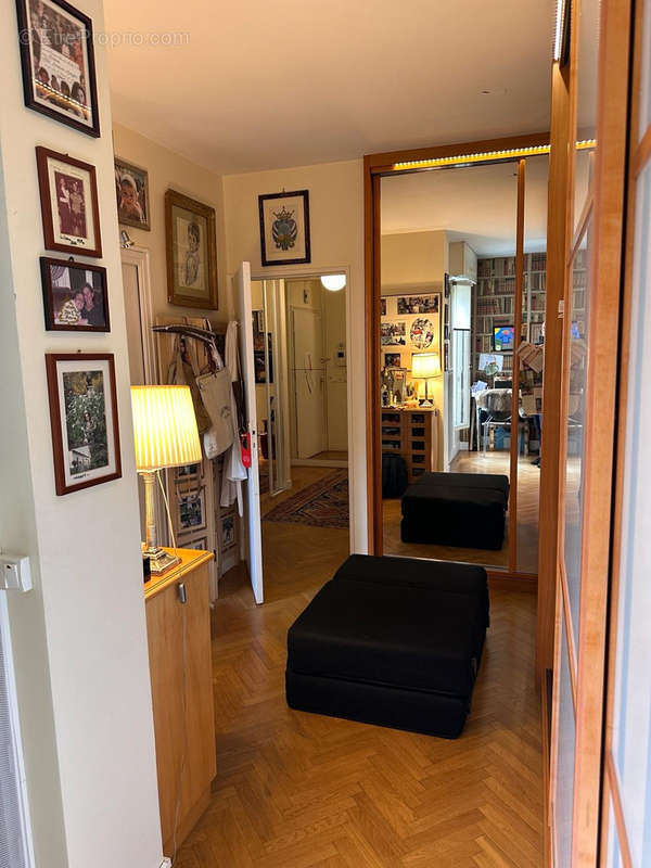 Appartement à PARIS-17E