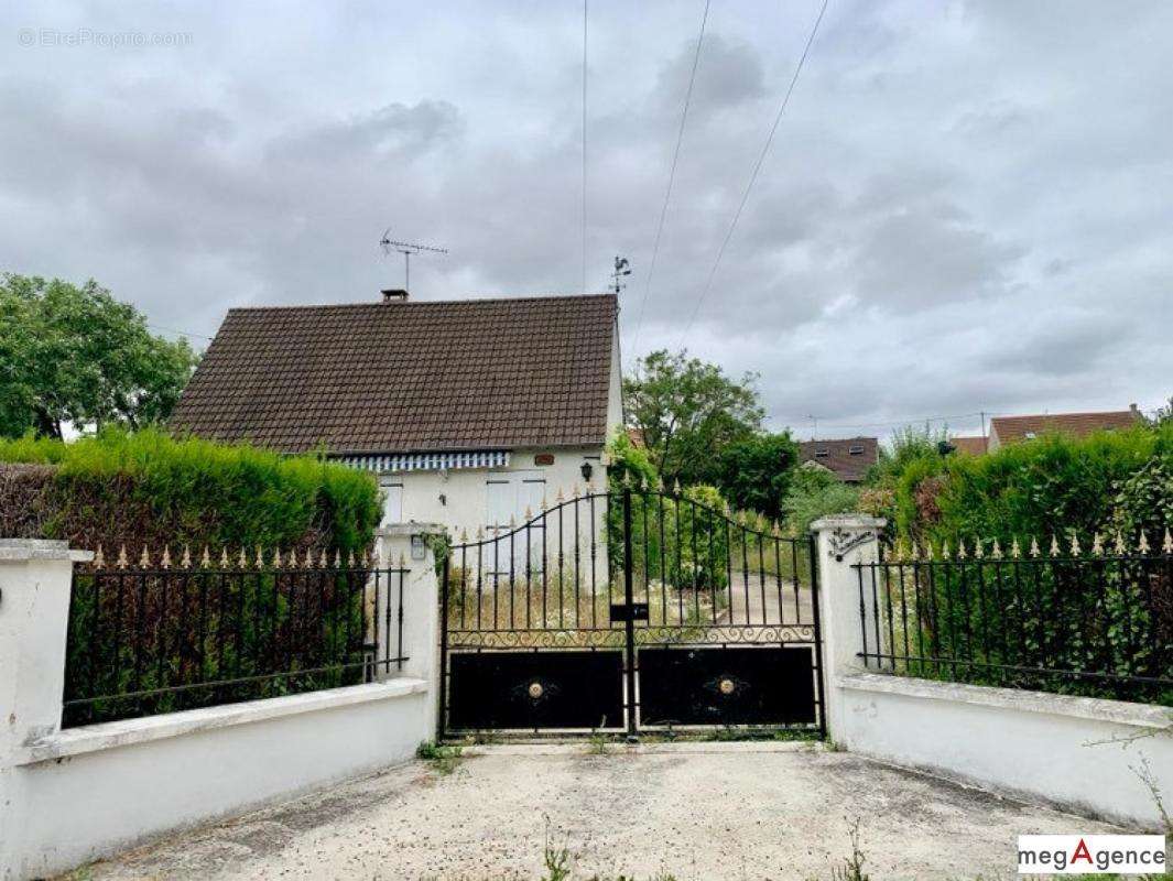 Maison à BONNIERES-SUR-SEINE