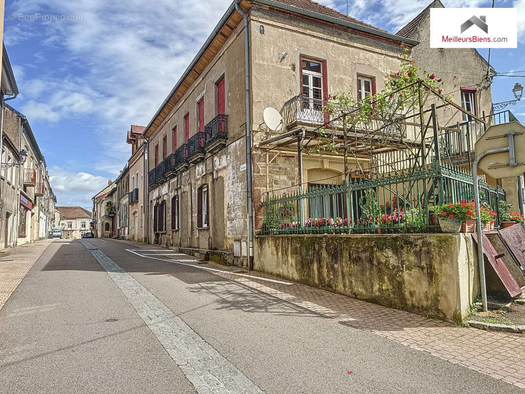 Appartement à MONTCENIS