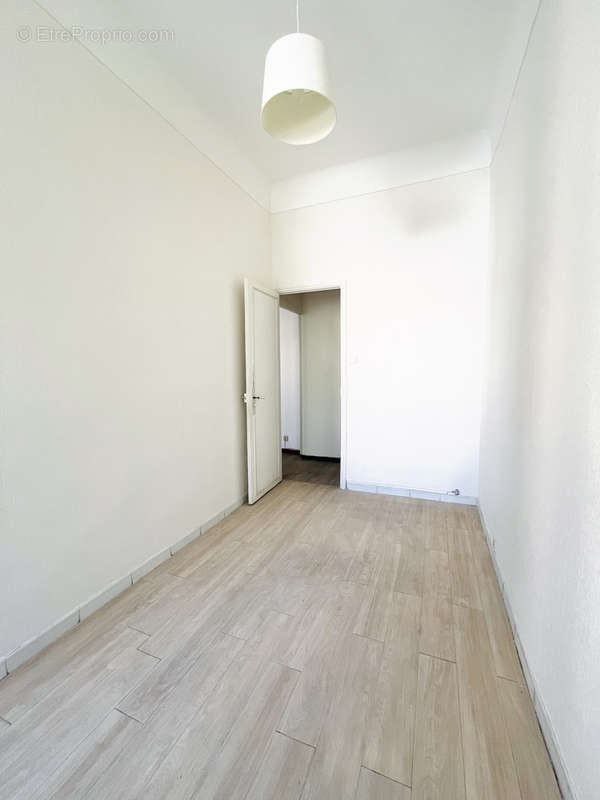 Appartement à MARSEILLE-3E