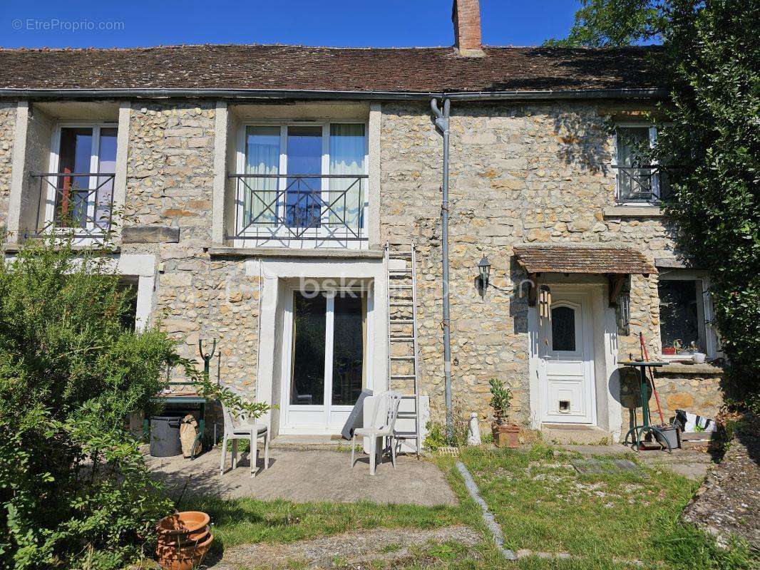 Maison à BOURAY-SUR-JUINE