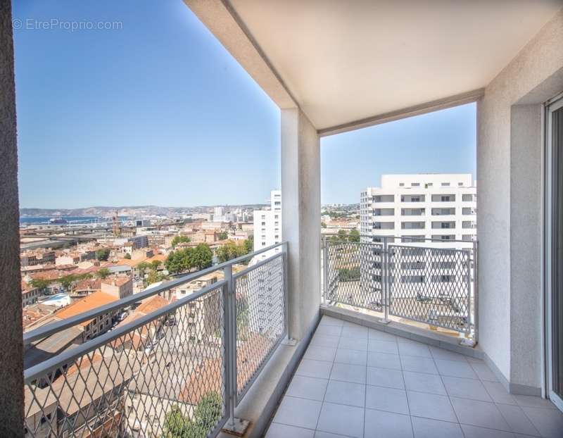 Appartement à MARSEILLE-3E