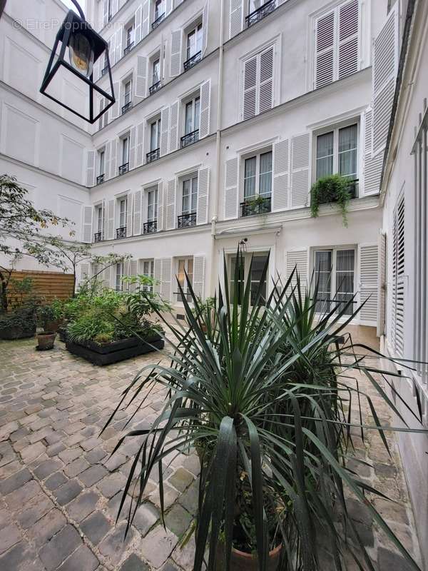 Appartement à PARIS-9E