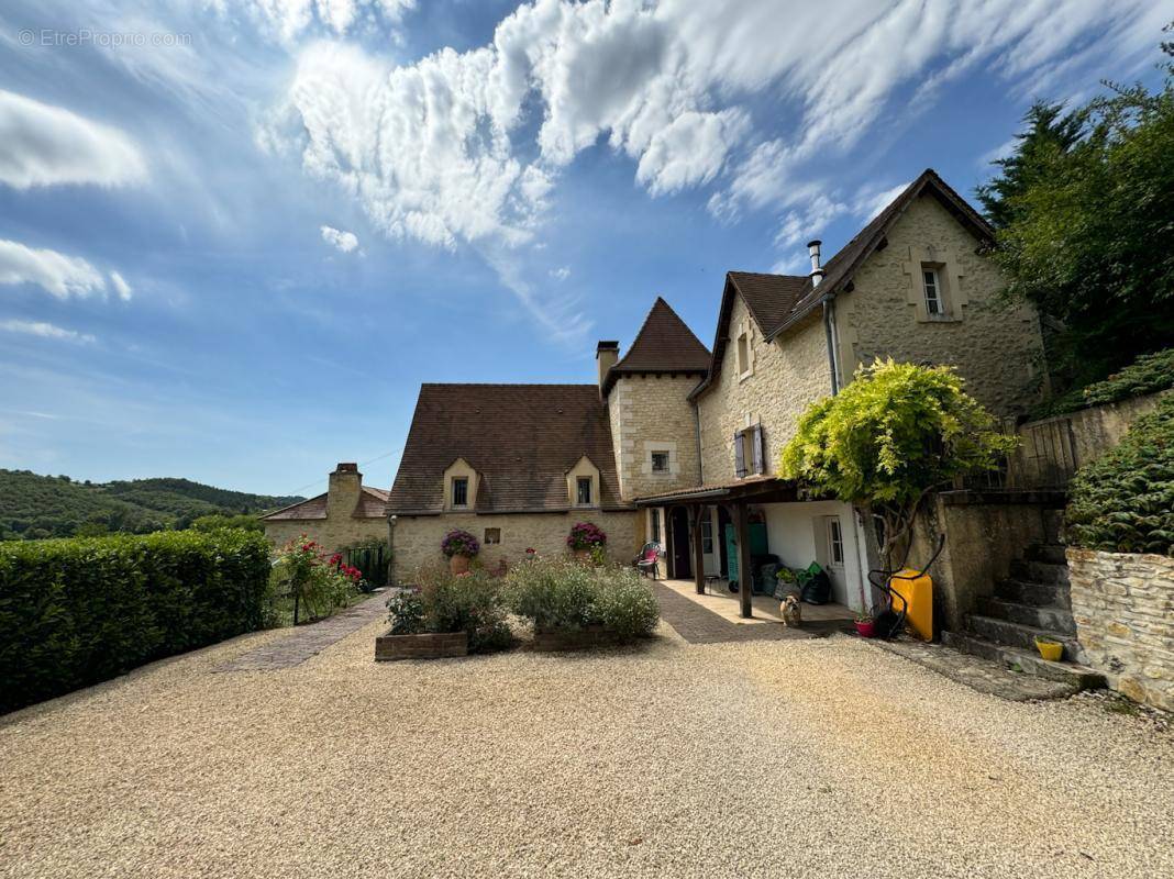 Maison à SAINT-CYBRANET