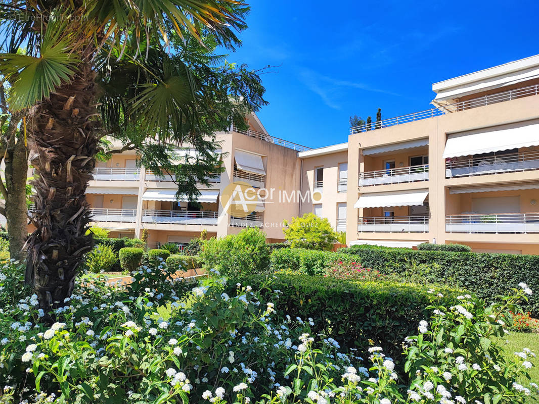 Appartement à SIX-FOURS-LES-PLAGES