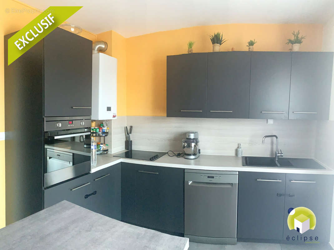 Appartement à SAINT-DENIS-LES-BOURG