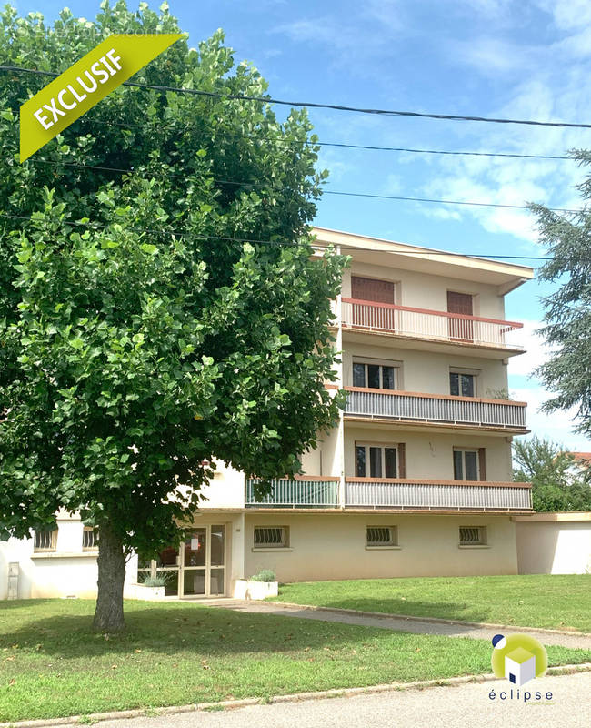 Appartement à SAINT-DENIS-LES-BOURG