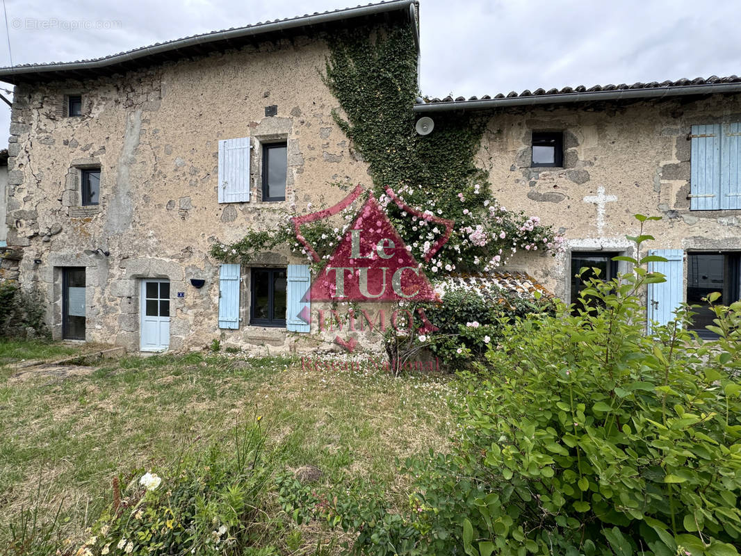 Maison à AZAY-SUR-THOUET