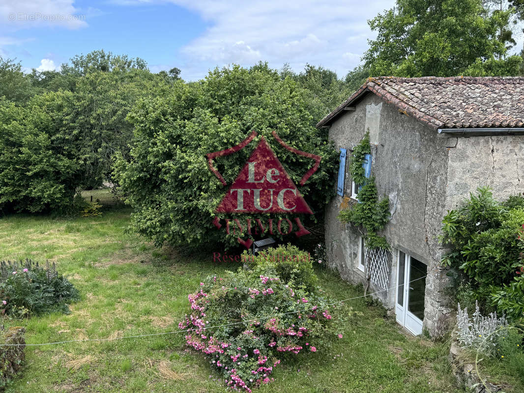 Maison à AZAY-SUR-THOUET