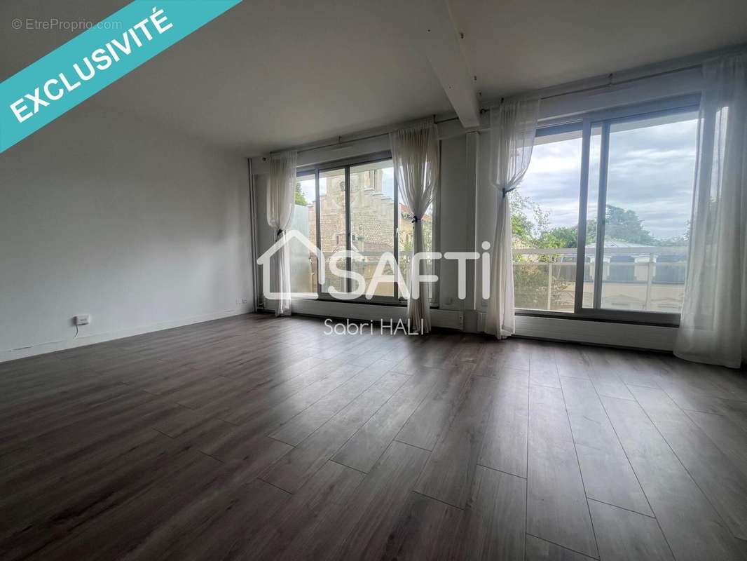 Photo 4 - Appartement à COURBEVOIE