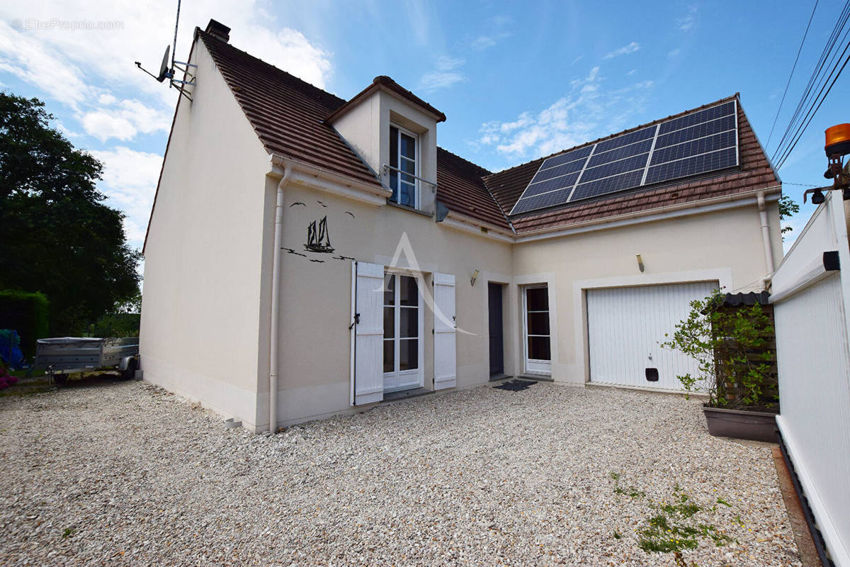 Maison à ECHOUBOULAINS