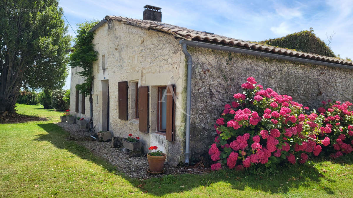 Maison à MORTAGNE-SUR-GIRONDE