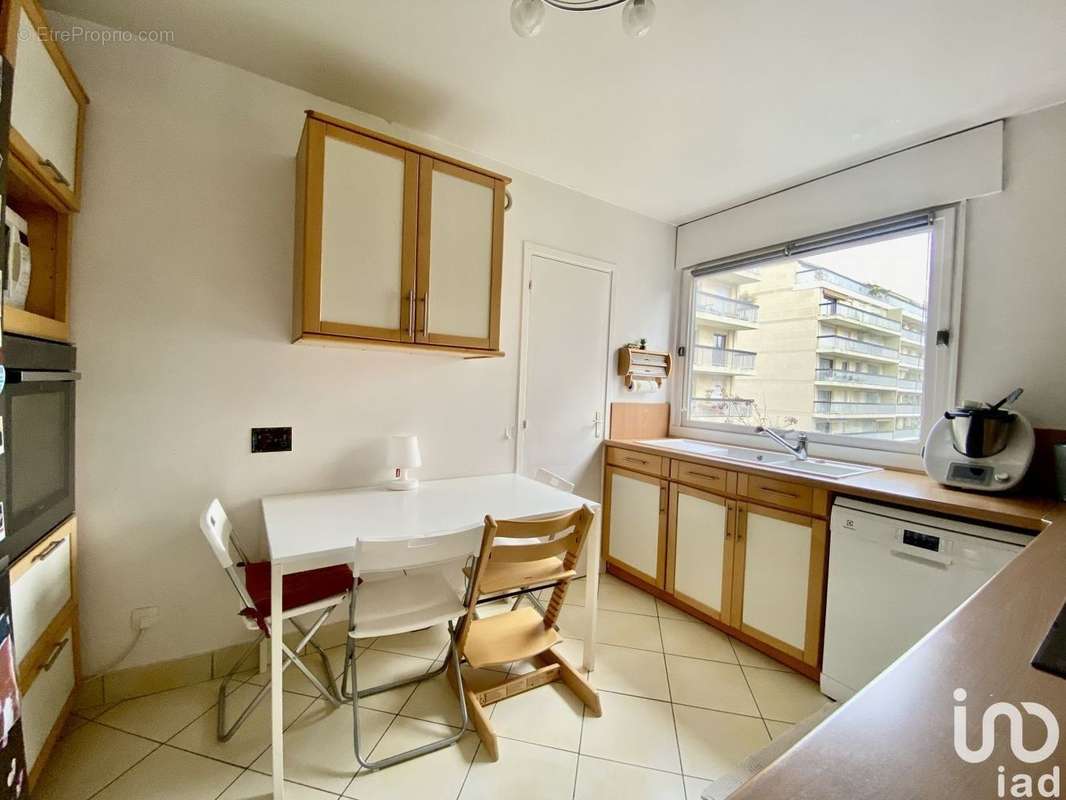 Appartement a louer rueil-malmaison - 4 pièce(s) - 84 m2 - Surfyn
