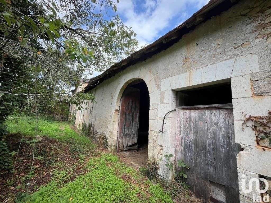 Photo 2 - Maison à SAINT-PARDOUX-LA-RIVIERE