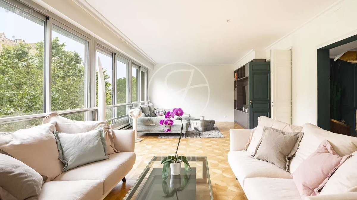 Appartement a louer paris-7e-arrondissement - 5 pièce(s) - 128 m2 - Surfyn