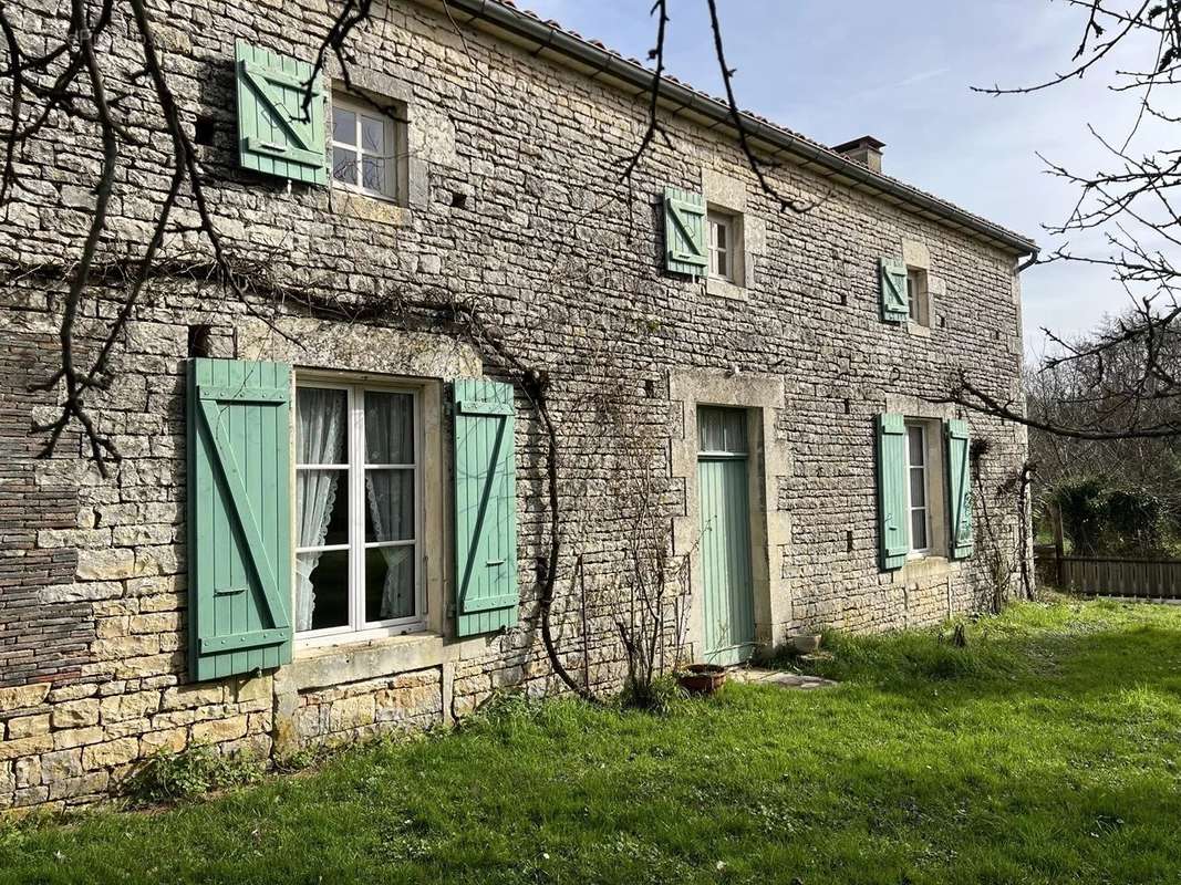 Maison à VERTEUIL-SUR-CHARENTE