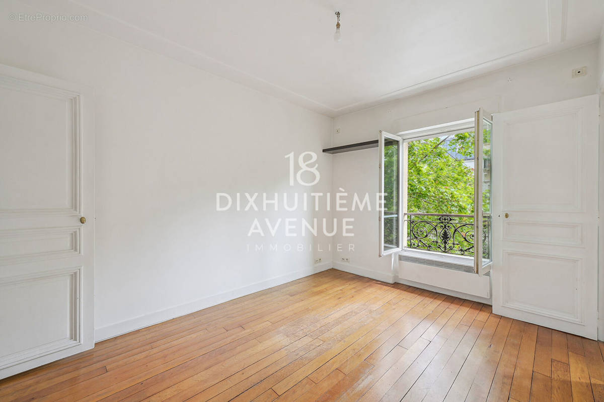 Appartement à PARIS-18E