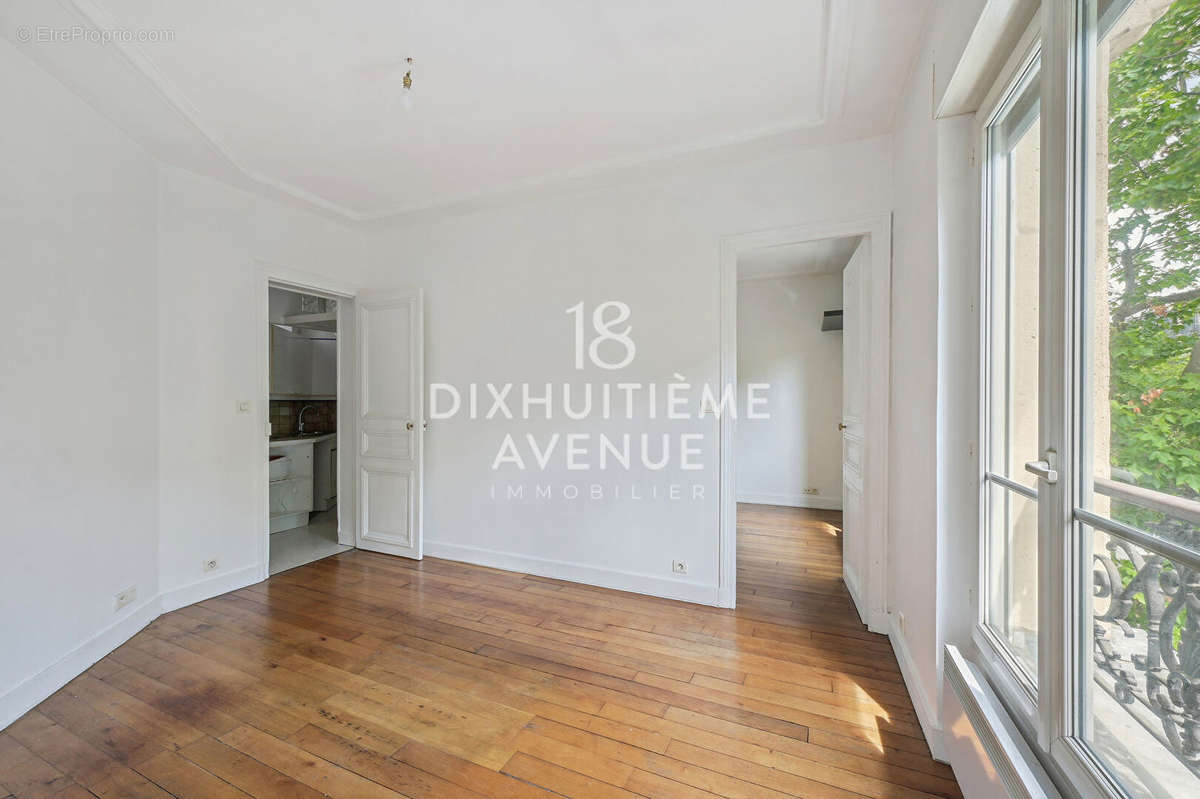 Appartement à PARIS-18E